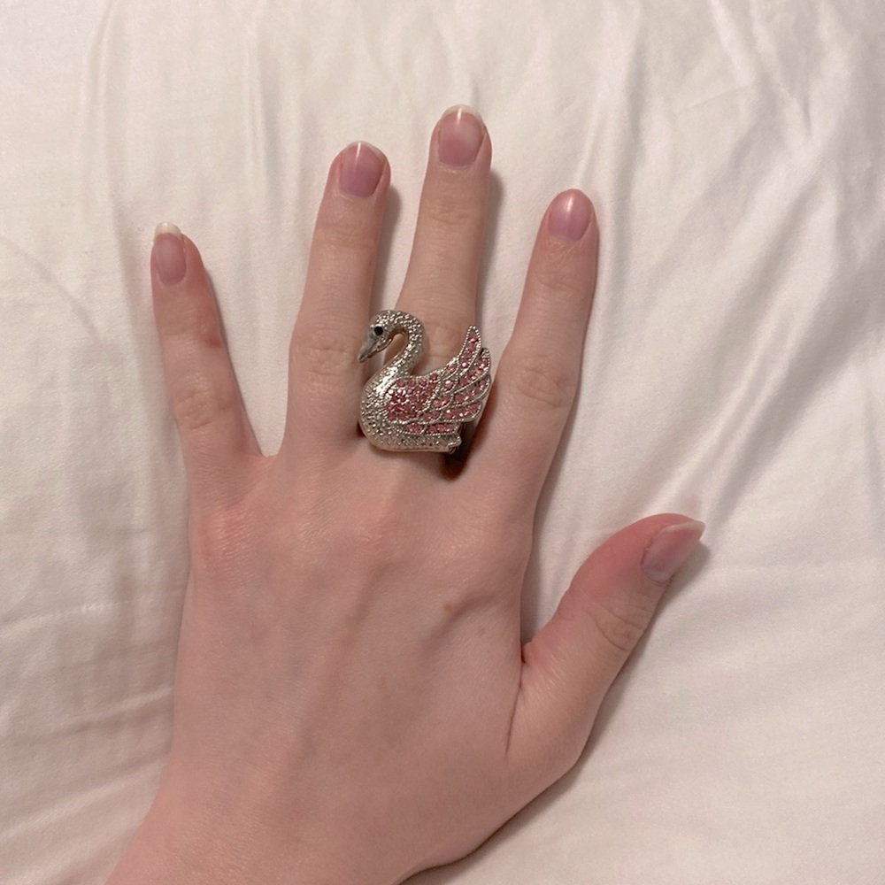 Candies stretchy swan ring